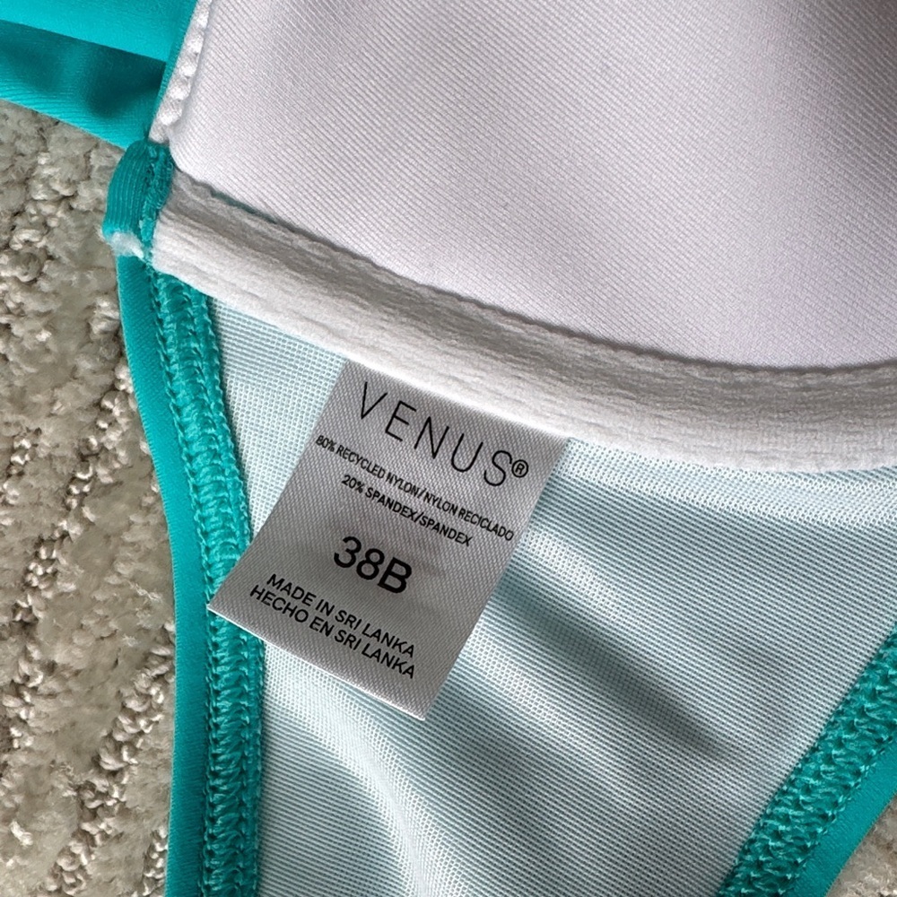 New! VENUS Aqua uplift Marilyn Bikini Top - Picture 4 of 5